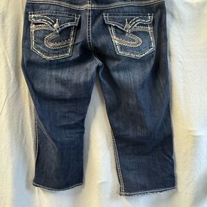 Silver Jeans Dark Blue McKenzie flap capri Cropped Women's Jeans sz 36 EUC